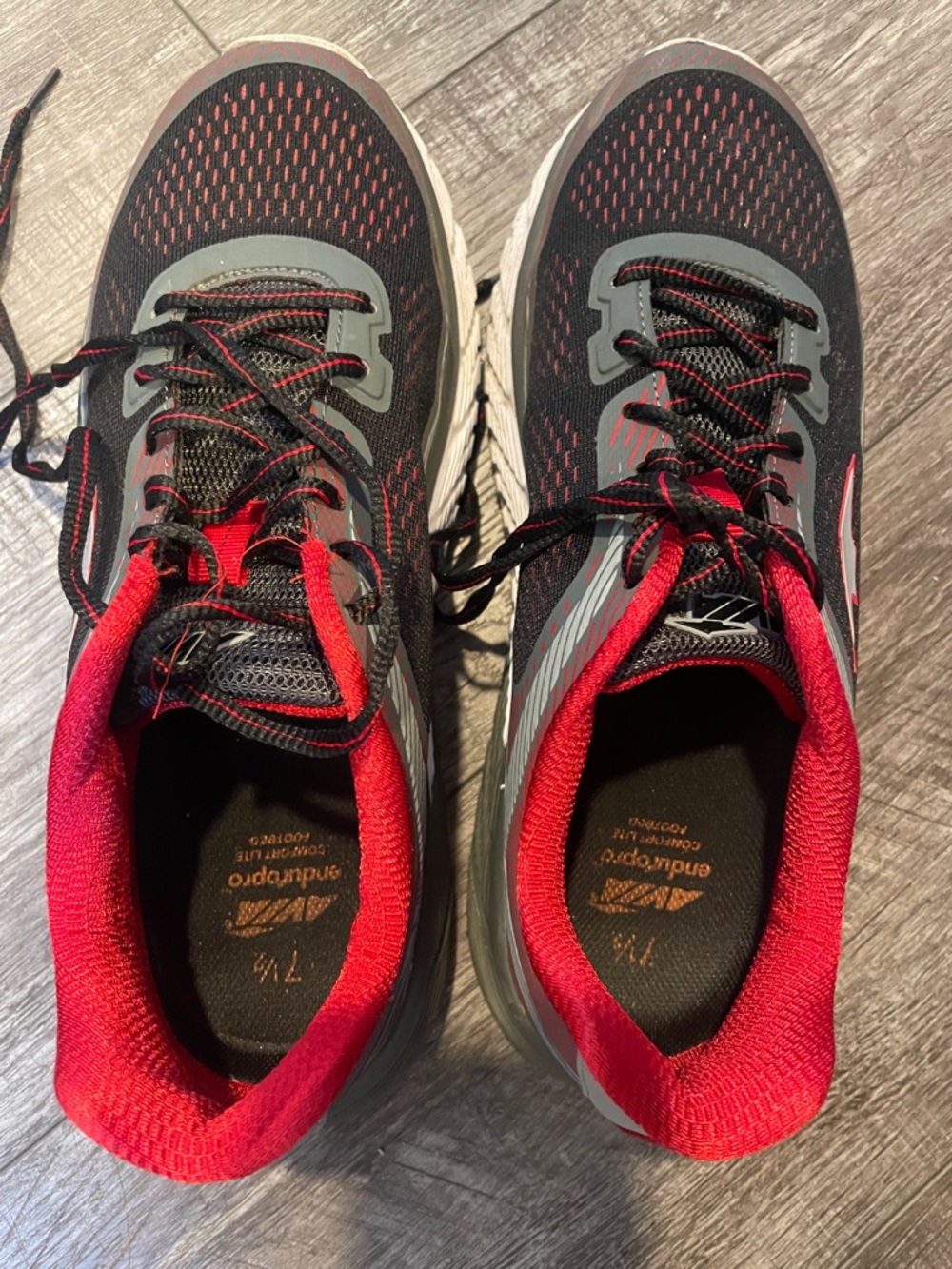 Men's Avia Black & Red Athletic  Running Shoes size 7.5